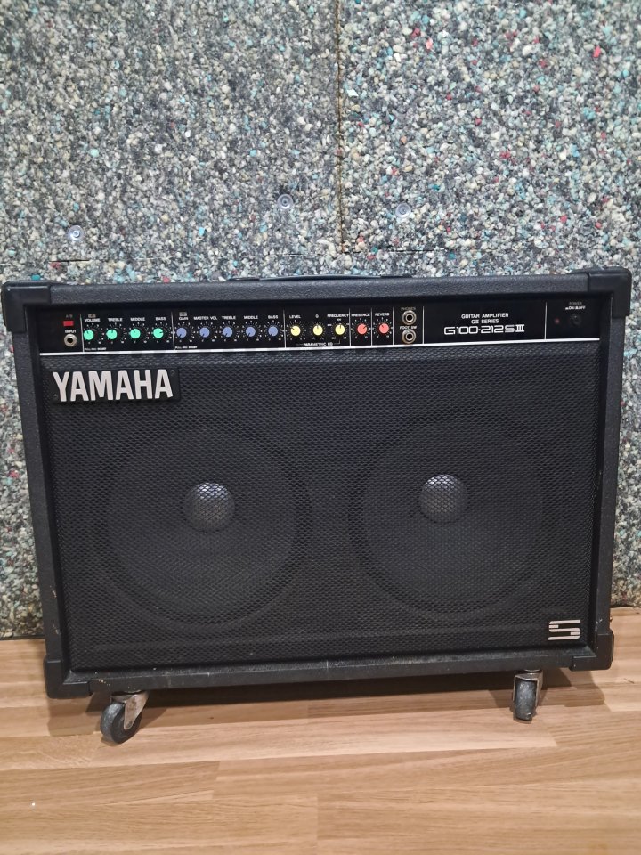 Amplificador Yamaha G 100 - 200 S lll Japan de los 80 IMPECABLE de los de segunda mano · Foto 2 de 10 · Cádiz · 850 €