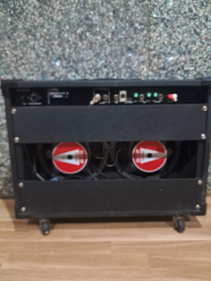 Amplificador Yamaha G 100 - 200 S lll Japan de los 80 IMPECABLE de los de segunda mano · Foto 3 de 10 · Cádiz · 850 €