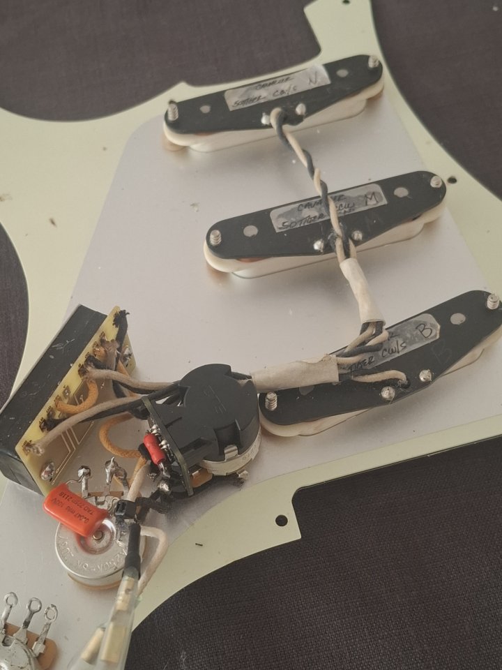 Set pastillas stratocaster Cavalier 50s Tiger Strat calibrated set de segunda mano · Foto 3 de 6 · Madrid · 150 €