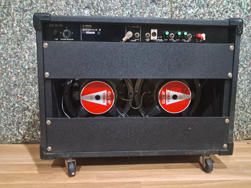 Amplificador Yamaha G 100 - 200 S lll Japan de los 80 IMPECABLE de los de segunda mano · Foto 4 de 10 · Cádiz · 850 €