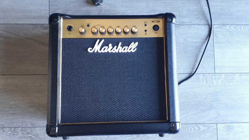 Marshall Mg 15 R