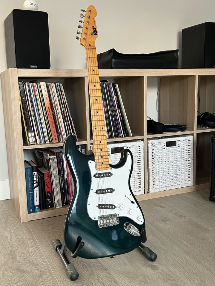 ESP 400 Stratocaster Japón 1980s de segunda mano · Foto 2 de 10 · Madrid · 850 €