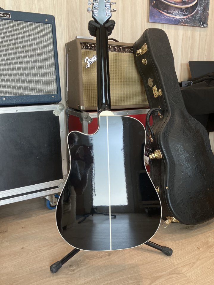 Takamine 12 cuerdas EF381sc de segunda mano · Foto 8 de 10 · Cádiz · 900 €