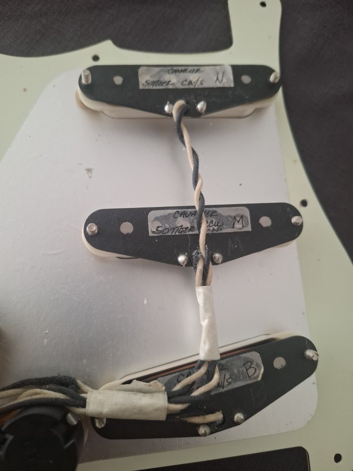 Set pastillas stratocaster Cavalier 50s Tiger Strat calibrated set de segunda mano · Foto 6 de 6 · Madrid · 150 €