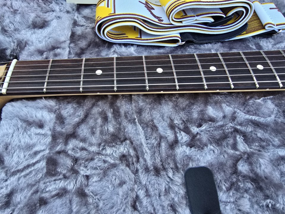 Vendo/cambio Fender stratocaster american pro Sienna sunburst de segunda mano · Foto 4 de 10 · Madrid · 1250 €