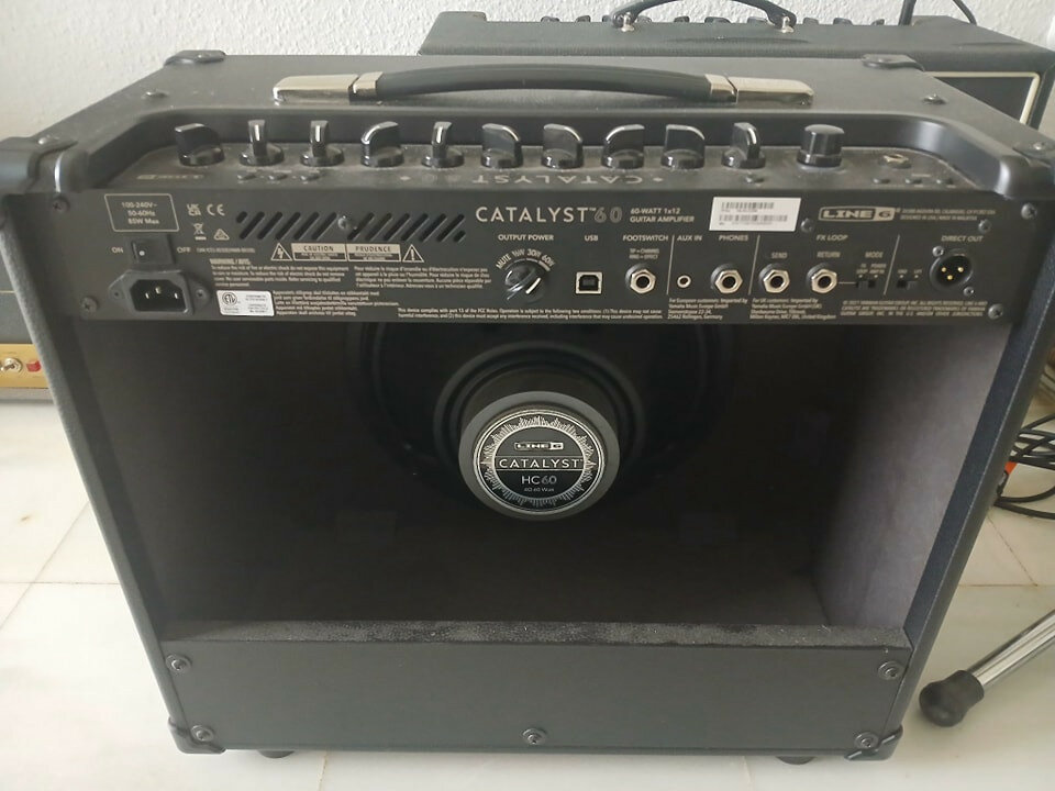 Amplificador de guitarra electrica Catalyst 60 de Line6, esta perfecto, pedal incluido