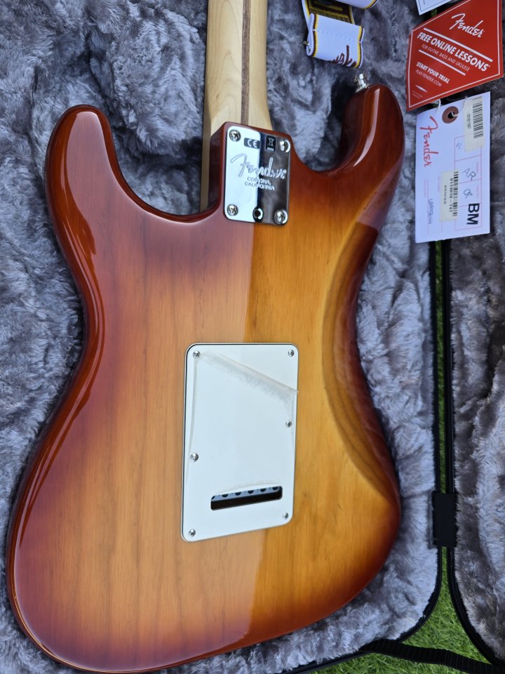 Vendo/cambio Fender stratocaster american pro Sienna sunburst de segunda mano · Foto 7 de 10 · Madrid · 1250 €