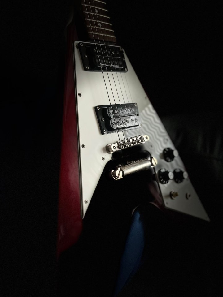 Edwards E-FV-120D Flying V de segunda mano · Foto 2 de 8 · Asturias · 1100 €