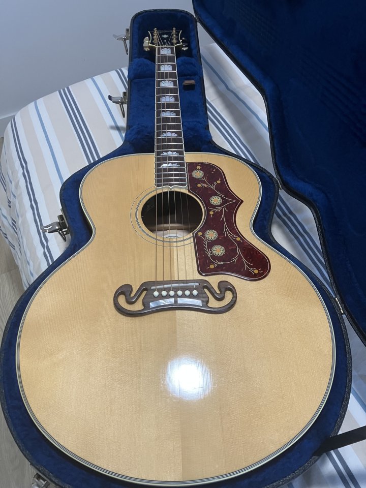 Gibson SJ200 standard 2010 de segunda mano · Foto 2 de 10 · Cádiz · 3000 €