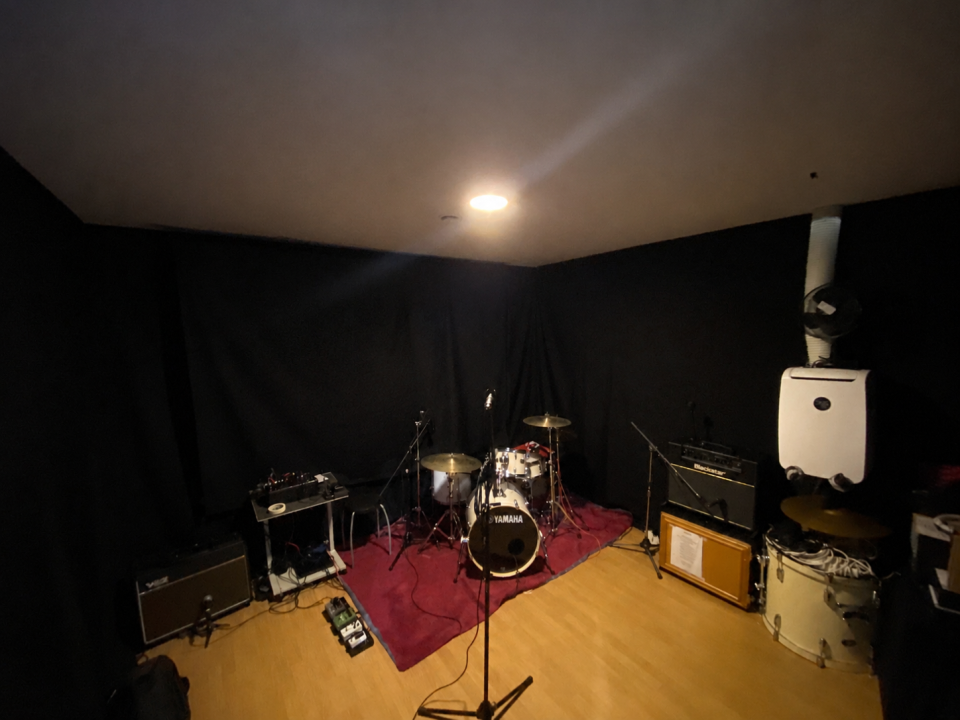 Buscamos banda para compartir local +34 722 82 31 67 de segunda mano · Madrid