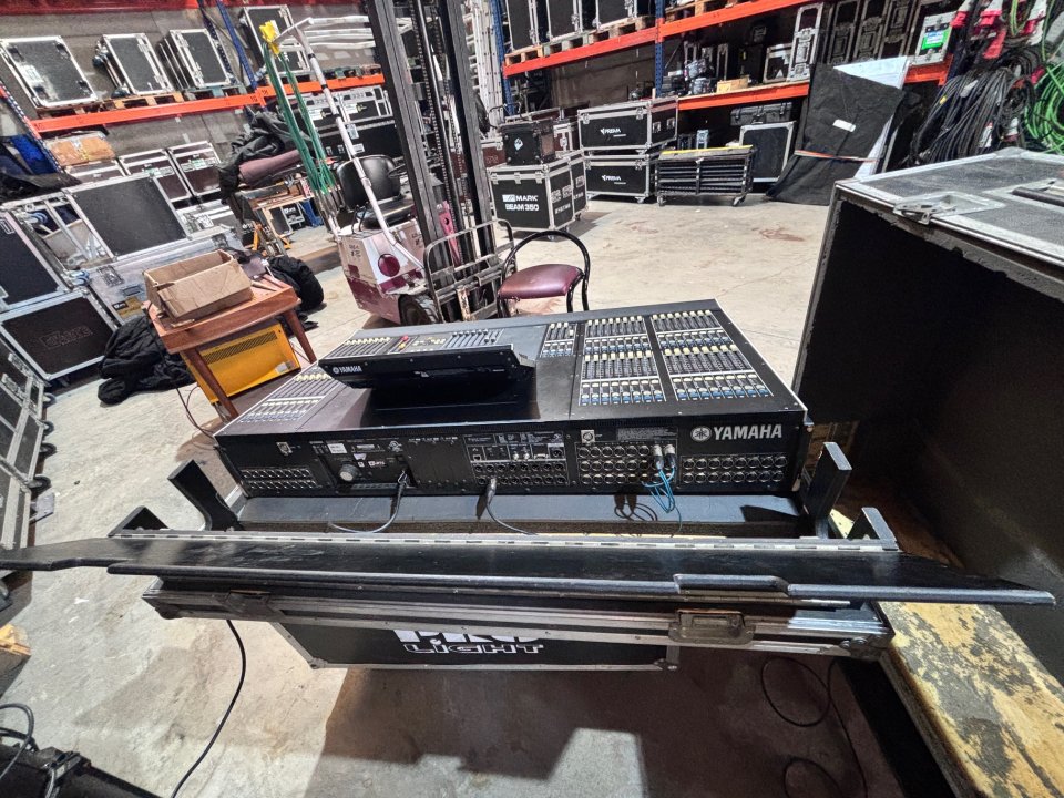 Yamaha M7CL 48 de segunda mano · Foto 3 de 5 · Cádiz · 1 €