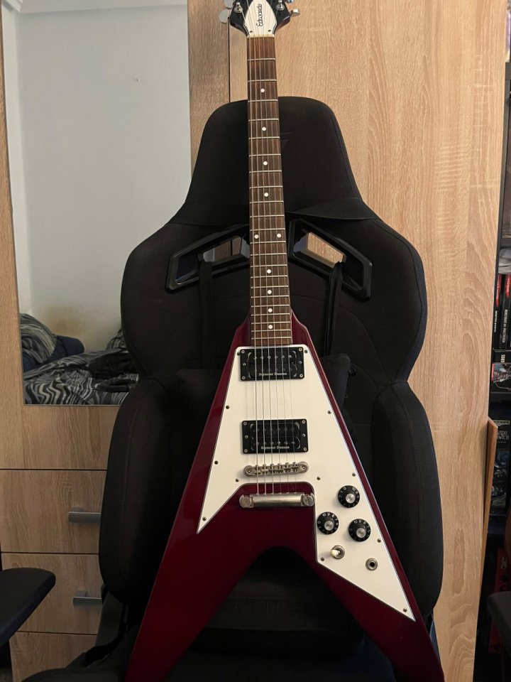 Edwards E-FV-120D Flying V de segunda mano · Foto 6 de 8 · Asturias · 1100 €