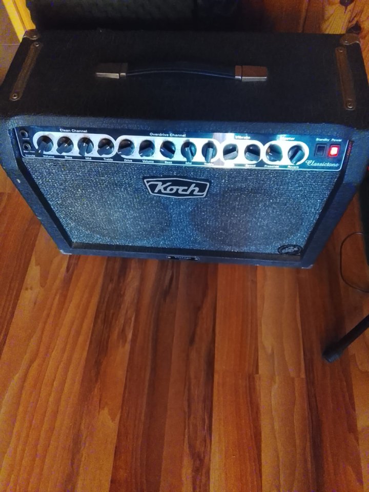Koch ClassicTone 2x10 – 40W a válvulas – Made in Holland de segunda mano · Foto 2 de 3 · Valencia · 450 €