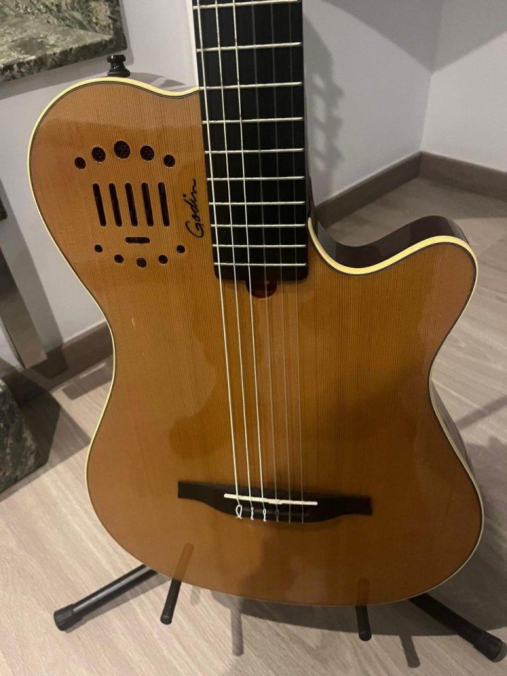 Godin grand concert duet ambiance de segunda mano · Foto 1 de 5 · Girona · 1800 €