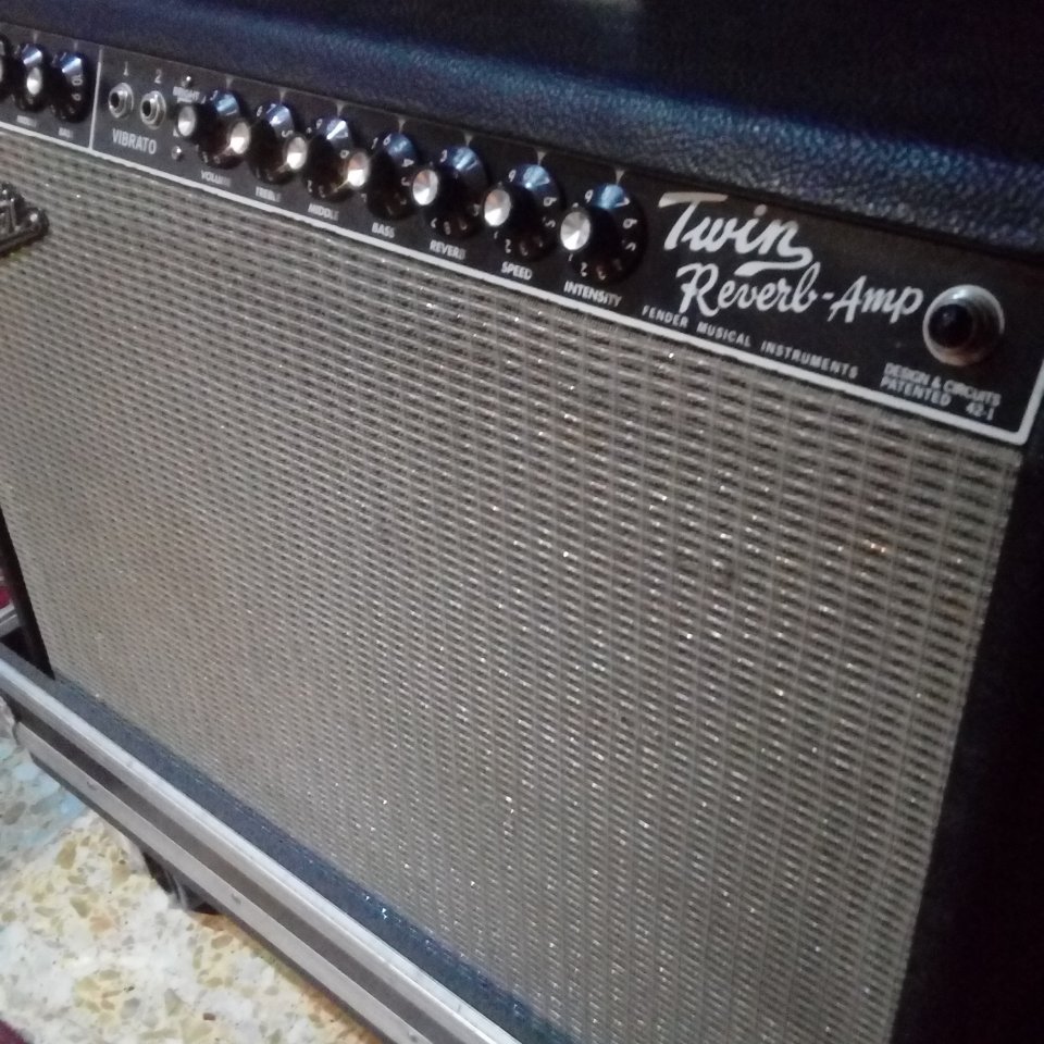 Twin Reverb 65 RI. Busco Tweed...