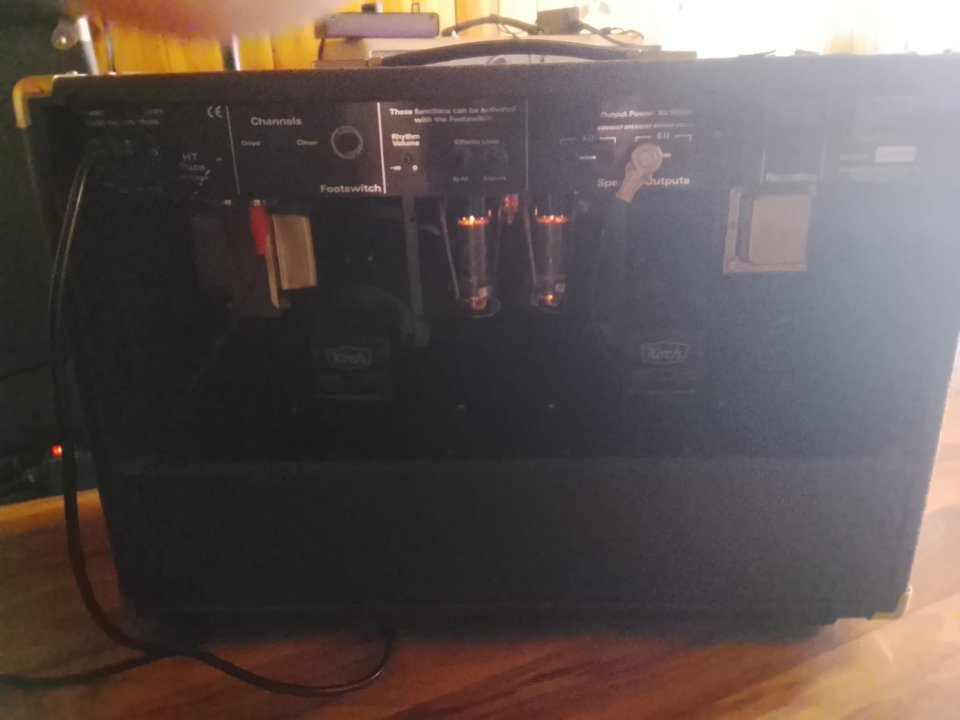 Koch ClassicTone 2x10 – 40W a válvulas – Made in Holland de segunda mano · Foto 3 de 3 · Valencia · 450 €