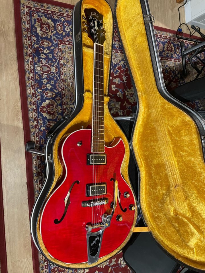 Guild Starfire III USA Corona + Lollar P90 + Bigsby de segunda mano · Foto 1 de 6 · Madrid · 2450 €