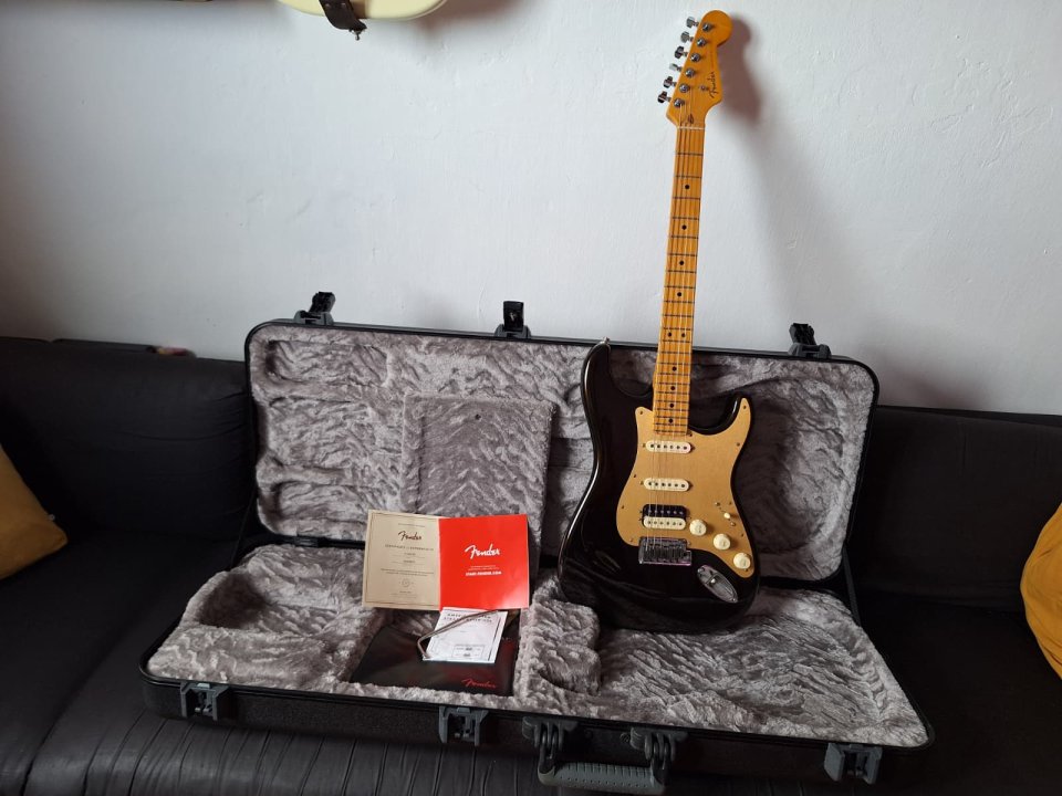 Fender Stratocaster American Ultra Texas Tea