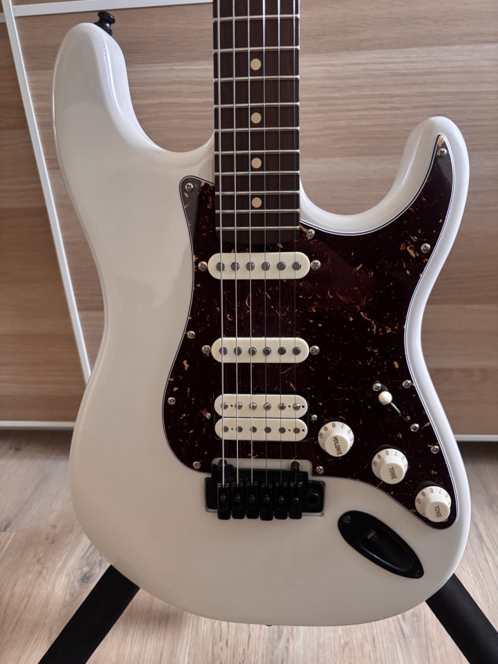 Vanz Strato HSS Pascual Brisa pickups