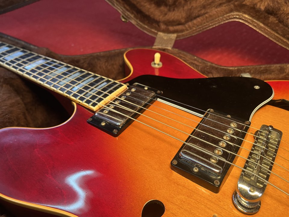 Gibson ES-347 1980 – Cherry Sunburst – Ebony Board – Norlin Era