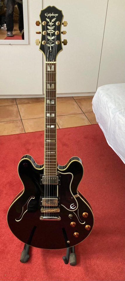 Epiphone Sheraton II de segunda mano · Foto 1 de 6 · Cantabria · 600 €