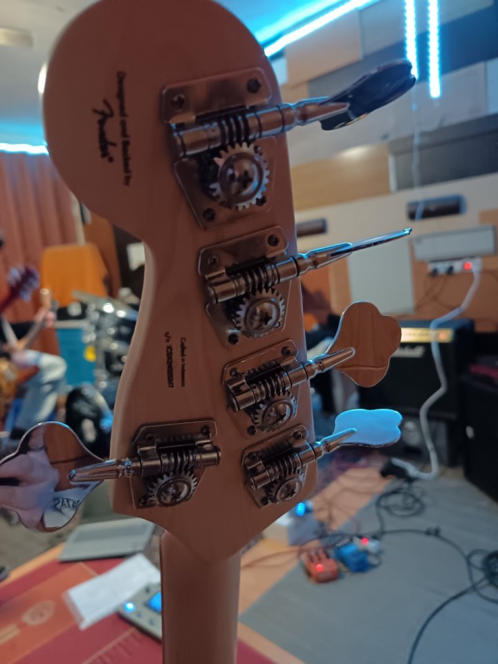 Squier Aff. Jazz Bass V 3-SB