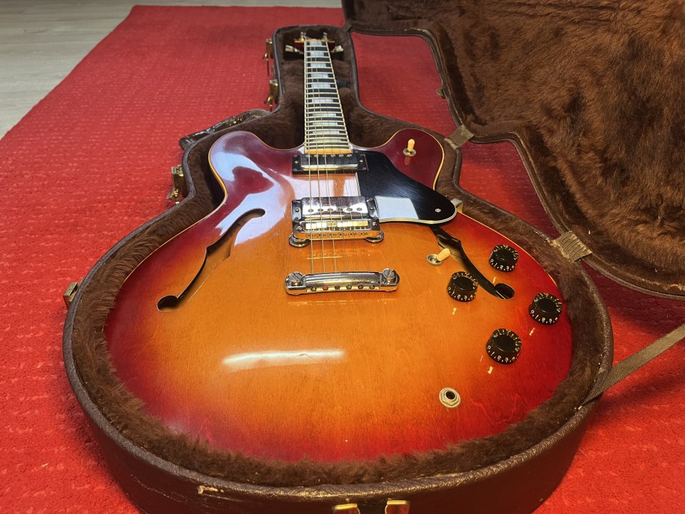 Gibson ES-347 1980 – Cherry Sunburst – Ebony Board – Norlin Era