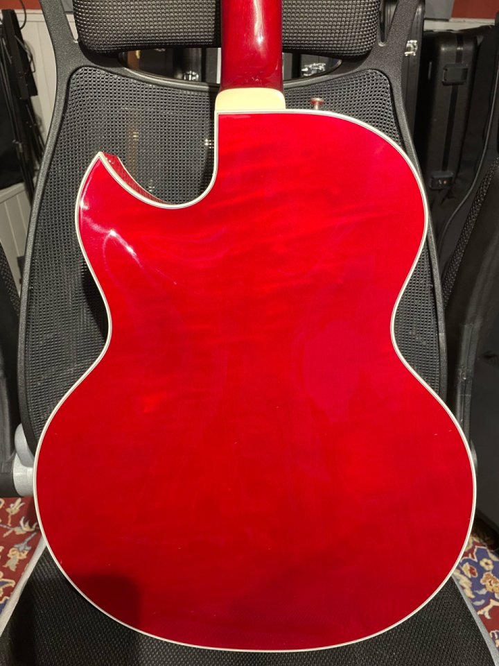 Guild Starfire III USA Corona + Lollar P90 + Bigsby de segunda mano · Foto 5 de 6 · Madrid · 2450 €