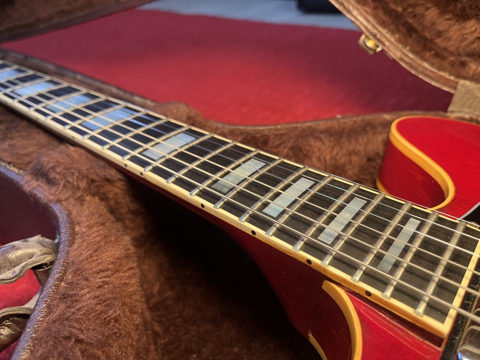 Gibson ES-347 1980 – Cherry Sunburst – Ebony Board – Norlin Era