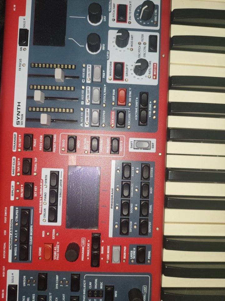 Nord estage 4 compact de segunda mano · Foto 2 de 4 · Pontevedra · 3500 €