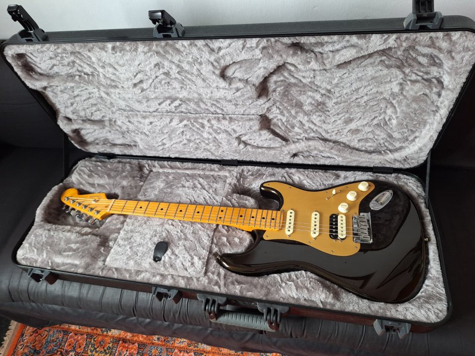 Fender Stratocaster American Ultra Texas Tea