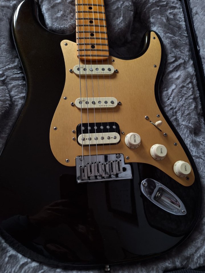 Fender Stratocaster American Ultra Texas Tea