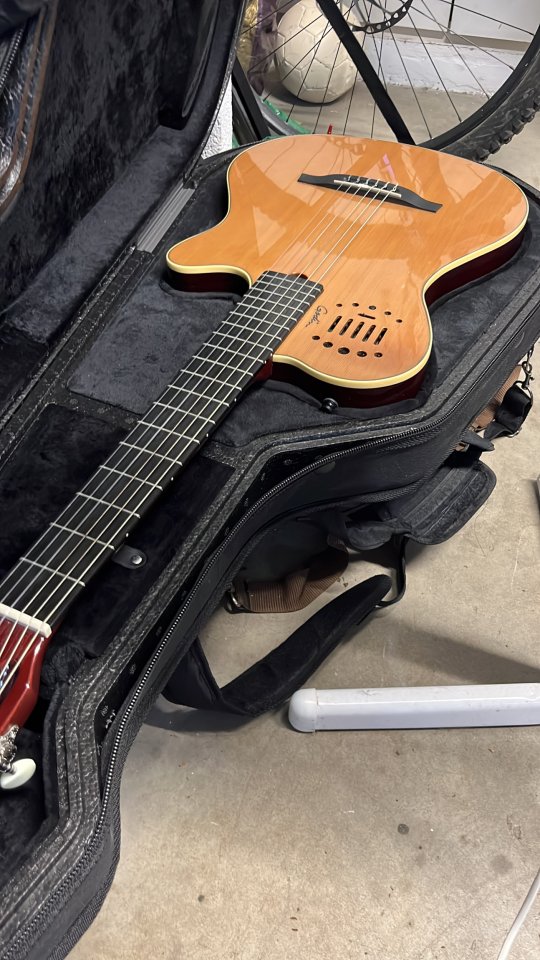 Godin grand concert duet ambiance de segunda mano · Foto 2 de 5 · Girona · 1800 €