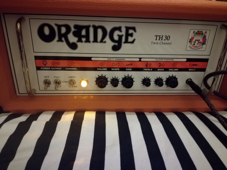 Cabezal Orange TH30 + Funda + Footswitch de segunda mano · Foto 1 de 3 · Badajoz · 600 €