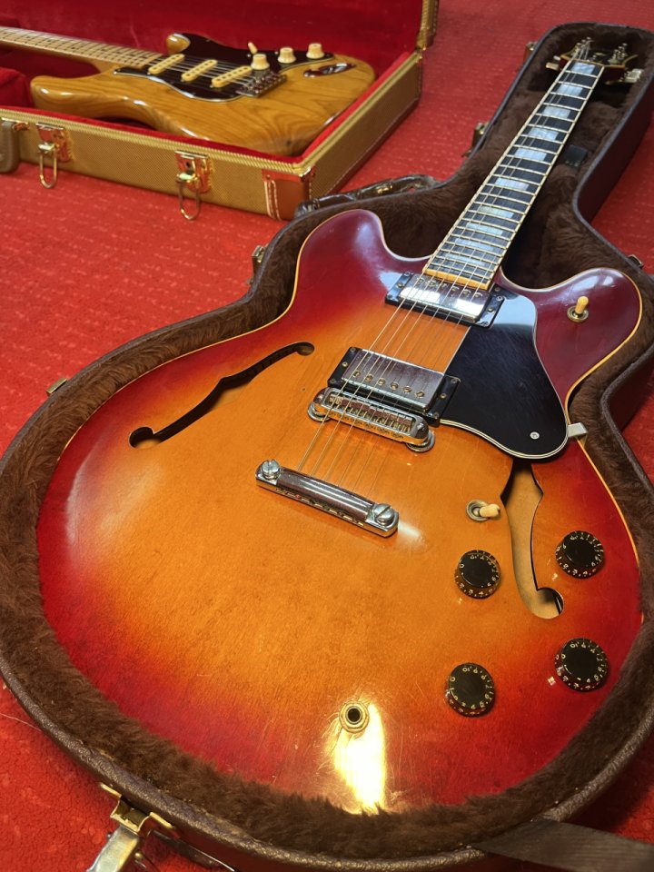 Gibson ES-347 1980 – Cherry Sunburst – Ebony Board – Norlin Era