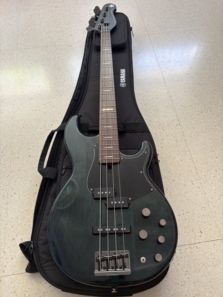 Yamaha BB734 AIDB Indigo Blue de segunda mano · Foto 1 de 6 · Las Palmas · 800 €