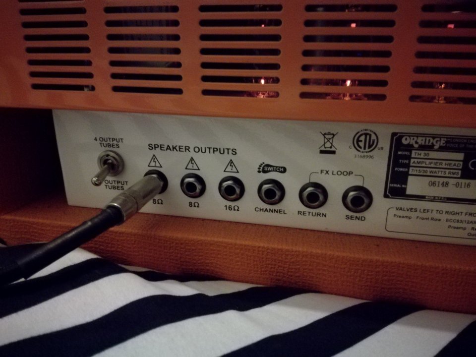 Cabezal Orange TH30 + Funda + Footswitch de segunda mano · Foto 2 de 3 · Badajoz · 600 €
