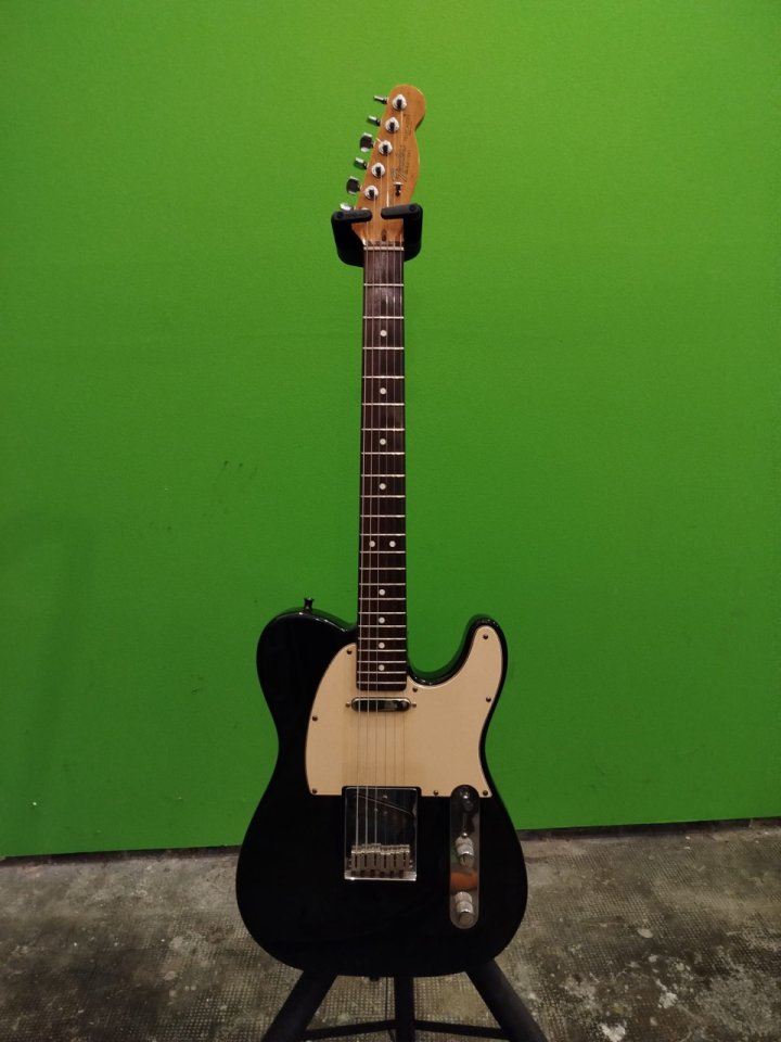 Fender American Standard Telecaster USA 1988 Black + Estuche de segunda mano · Foto 1 de 10 · Barcelona · 1850 €