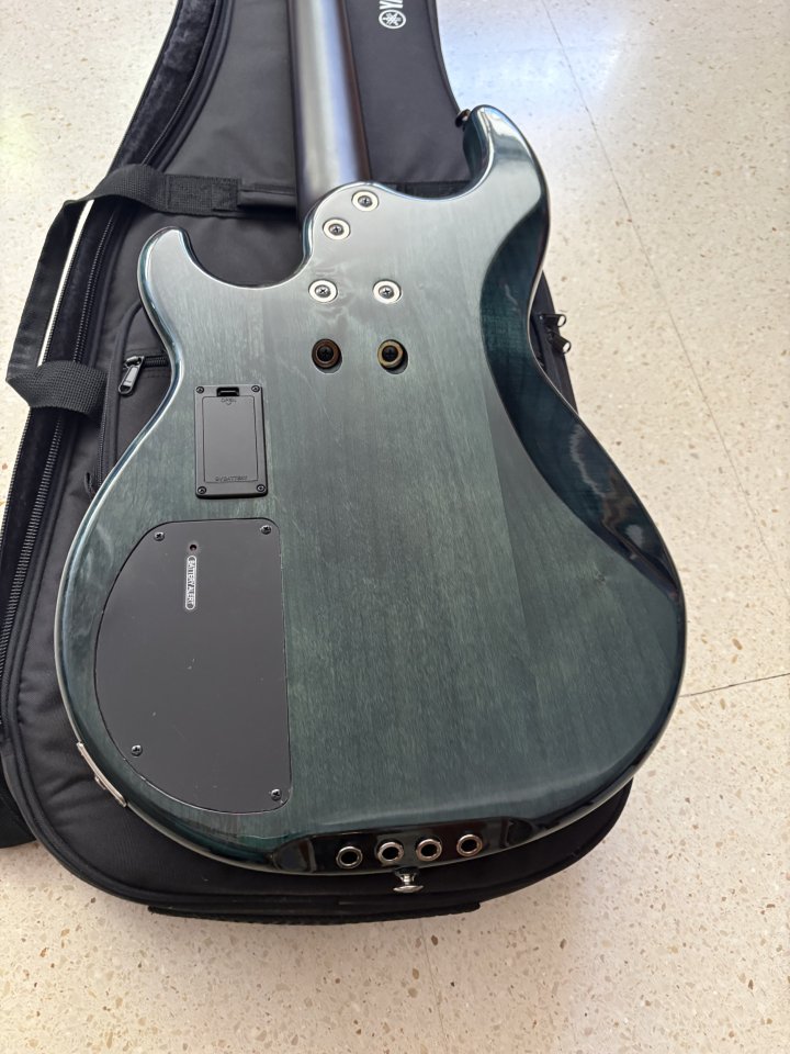 Yamaha BB734 AIDB Indigo Blue de segunda mano · Foto 4 de 6 · Las Palmas · 800 €