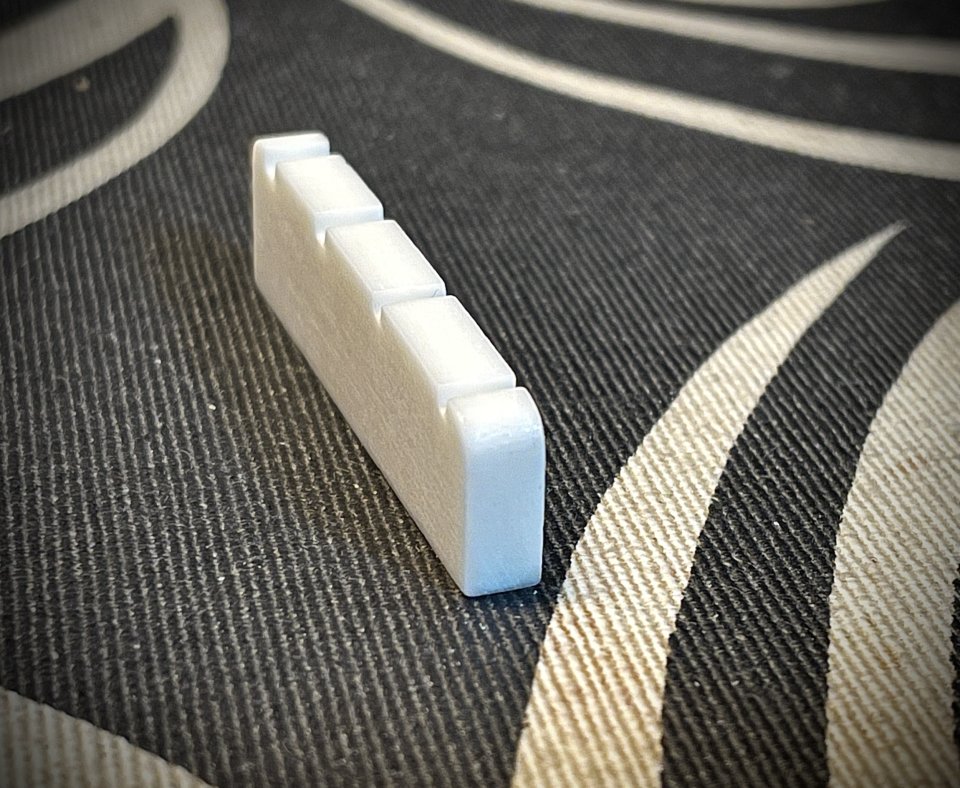 Cejuela de hueso para bajo Rickenbacker 4003 o 4004