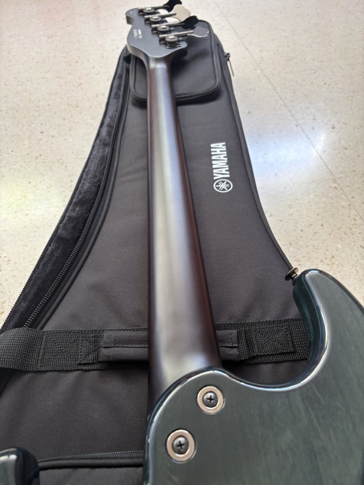 Yamaha BB734 AIDB Indigo Blue de segunda mano · Foto 5 de 6 · Las Palmas · 800 €
