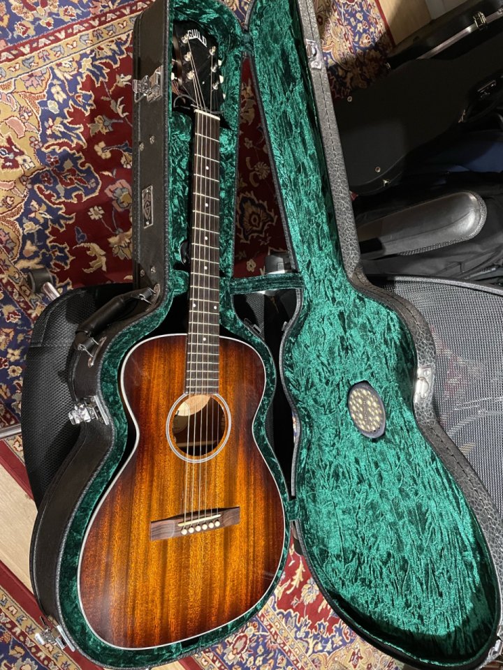Guild M-25 USA California + Estuche Original de segunda mano · Foto 1 de 3 · Madrid · 1995 €