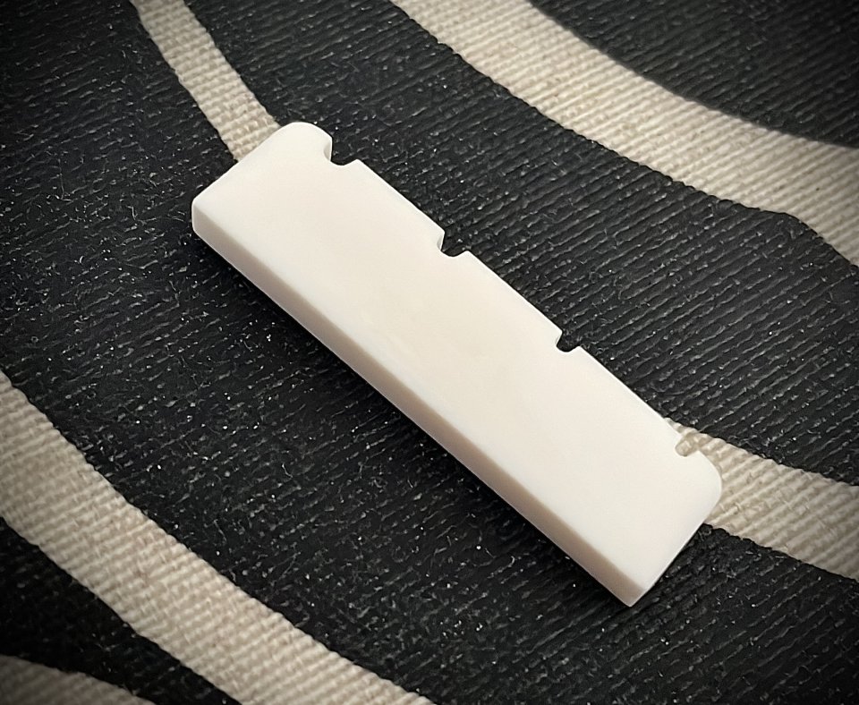 Cejuela de hueso para bajo Rickenbacker 4003 o 4004
