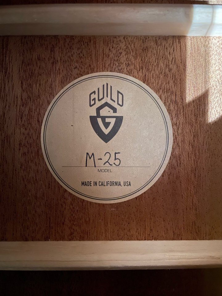 Guild M-25 USA California + Estuche Original de segunda mano · Foto 3 de 3 · Madrid · 1995 €