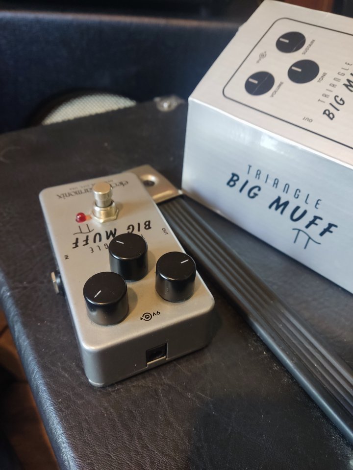 Electro Harmonix Big Muff triangle