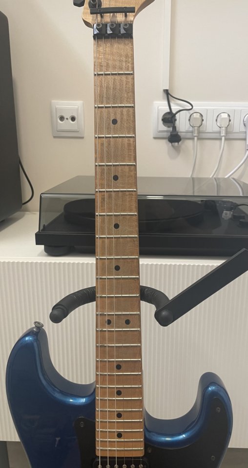 Charvel So-Cal Style 1 HH Candy Apple Blue de segunda mano · Foto 3 de 10 · Madrid · 625 €