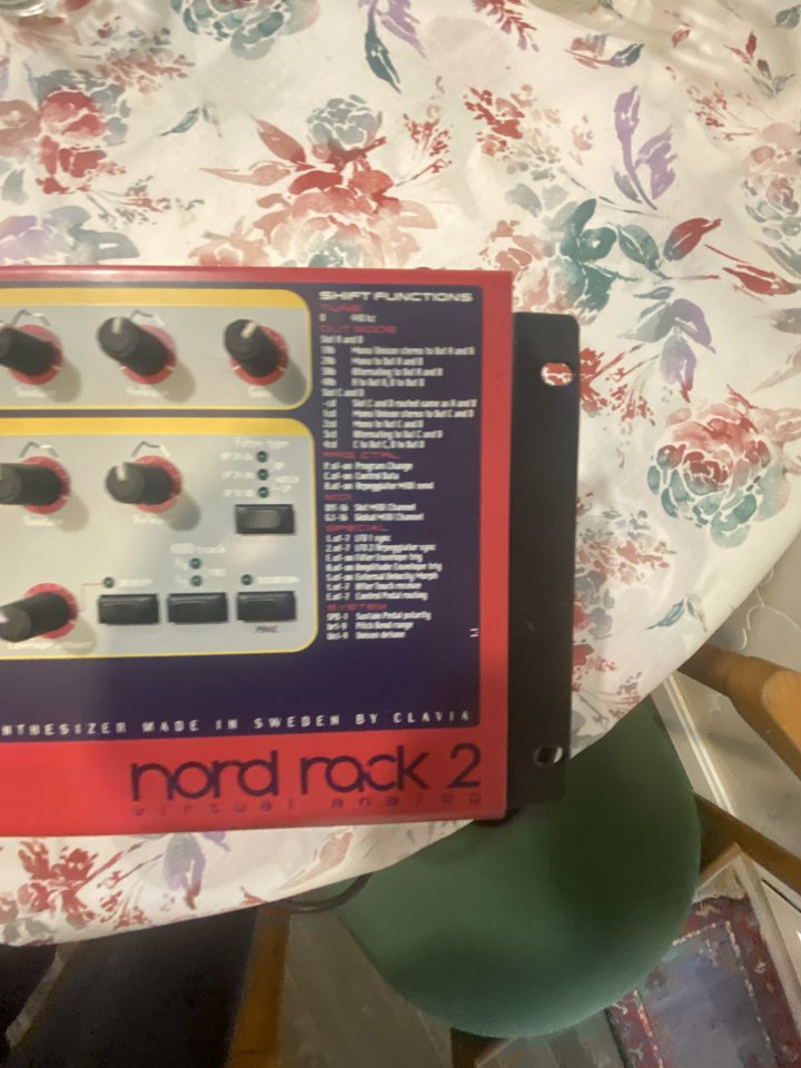 Nord Rack 2, excelente, hasta 24 dic. Funciona perfectamente, una bestia de la analogía