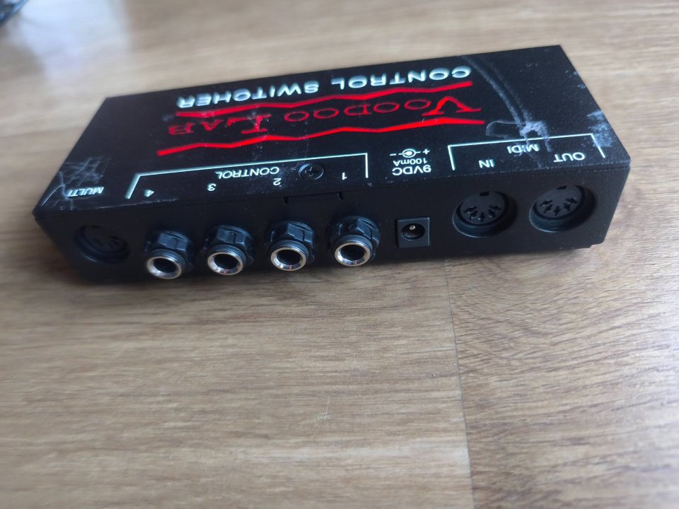 Voodoo lab control switcher