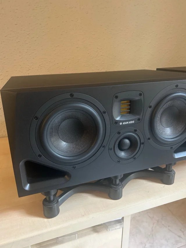 Adam A77H + Soportes ISO 430 de segunda mano · Foto 2 de 6 · Barcelona · 1950 €