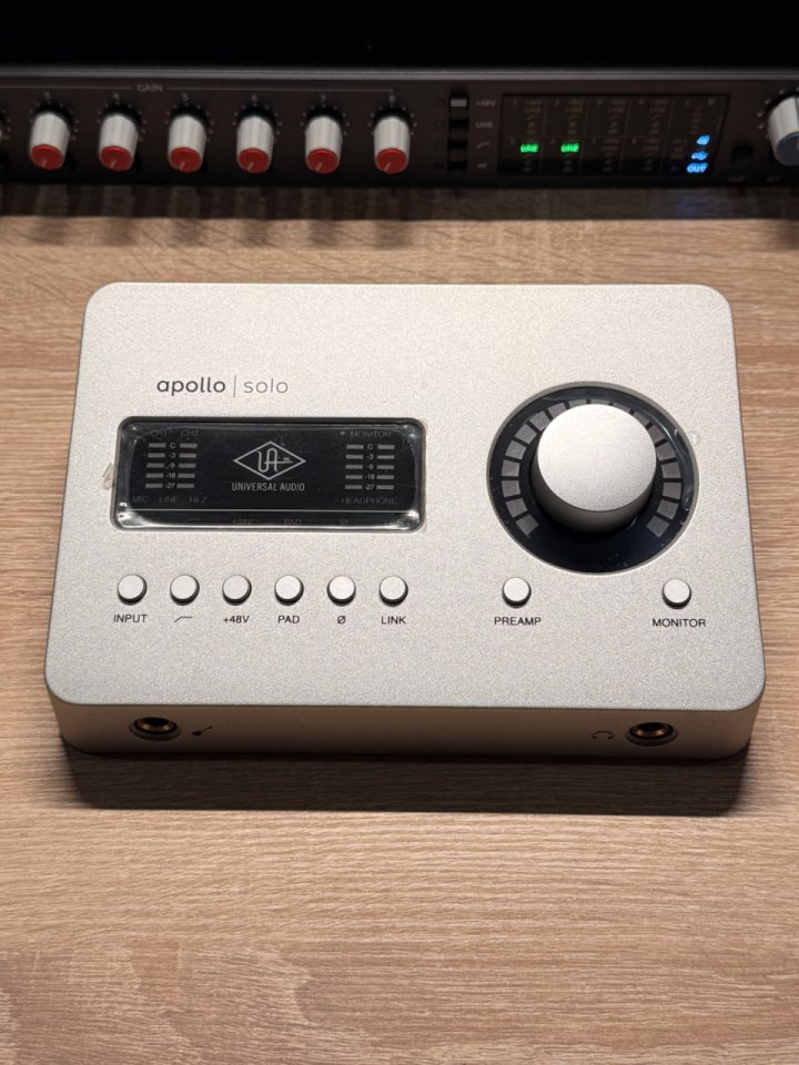 Apollo solo USB + plugins + funda